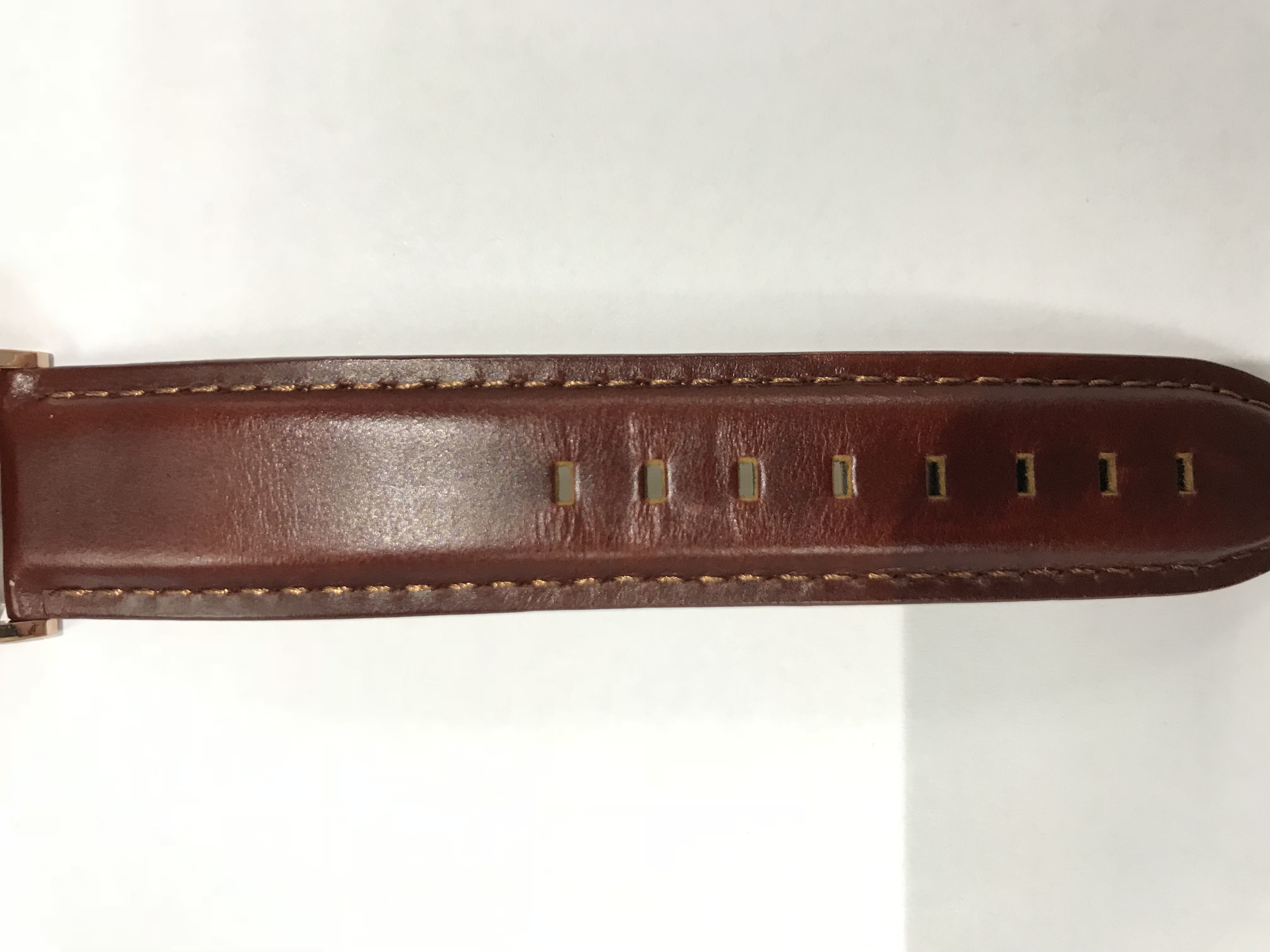 399元的dw手表是正品吗,两千多买个dw的手表值得吗