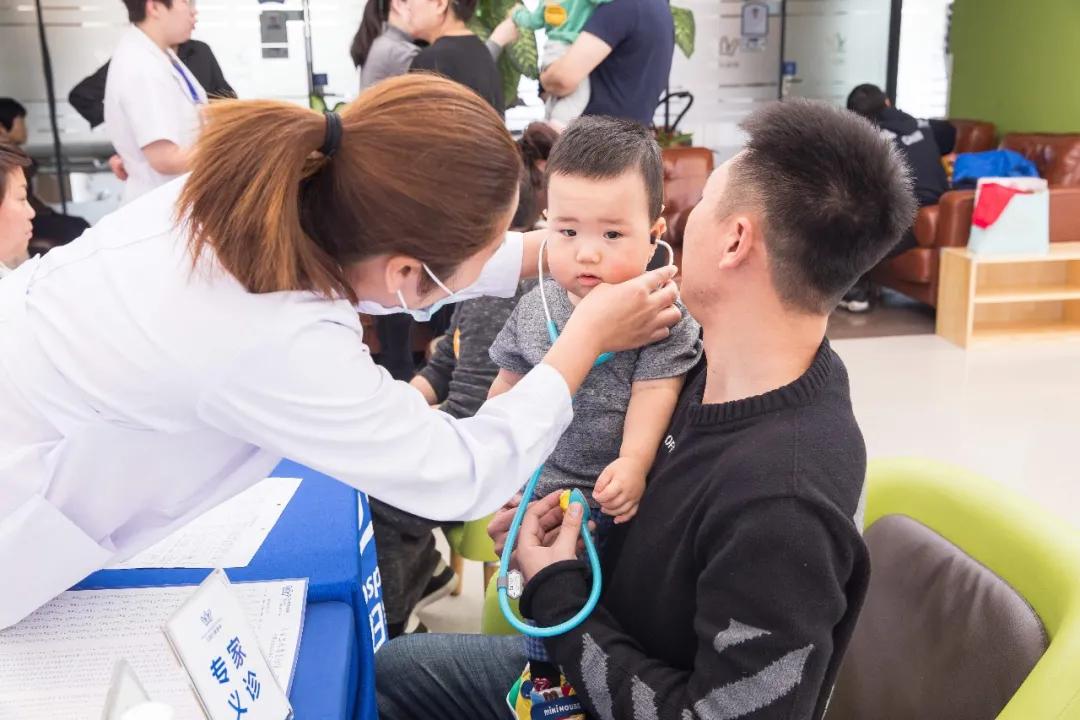 36周2300克早产宝宝要住保温箱多久,24周700克早产婴儿