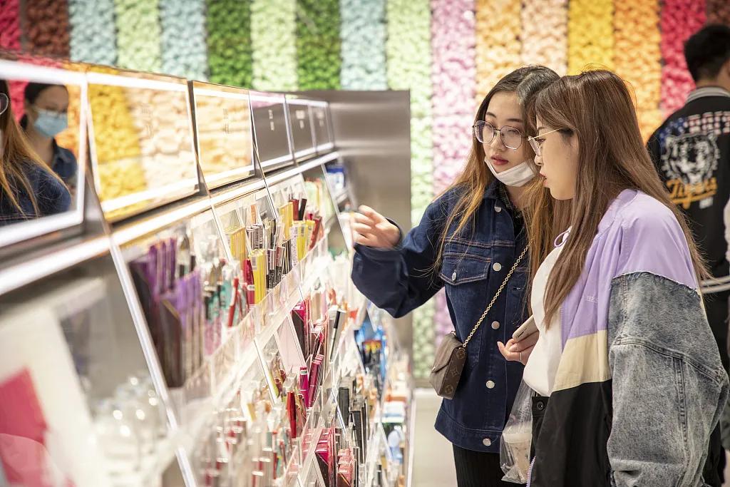 美妆集合店必买,美妆店逛了两小时