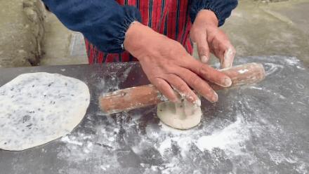 烧饼网红小摊,安徽歙县网红烧饼