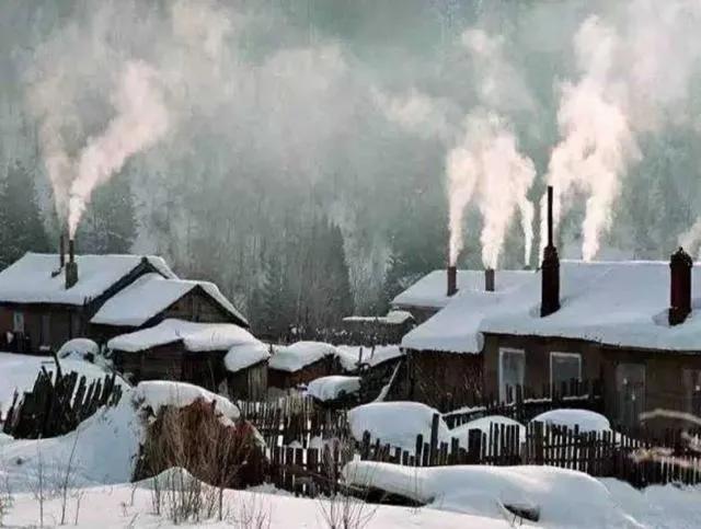 矮小的大哥外出闯荡终于成功了，把漂亮的大嫂娶回了家