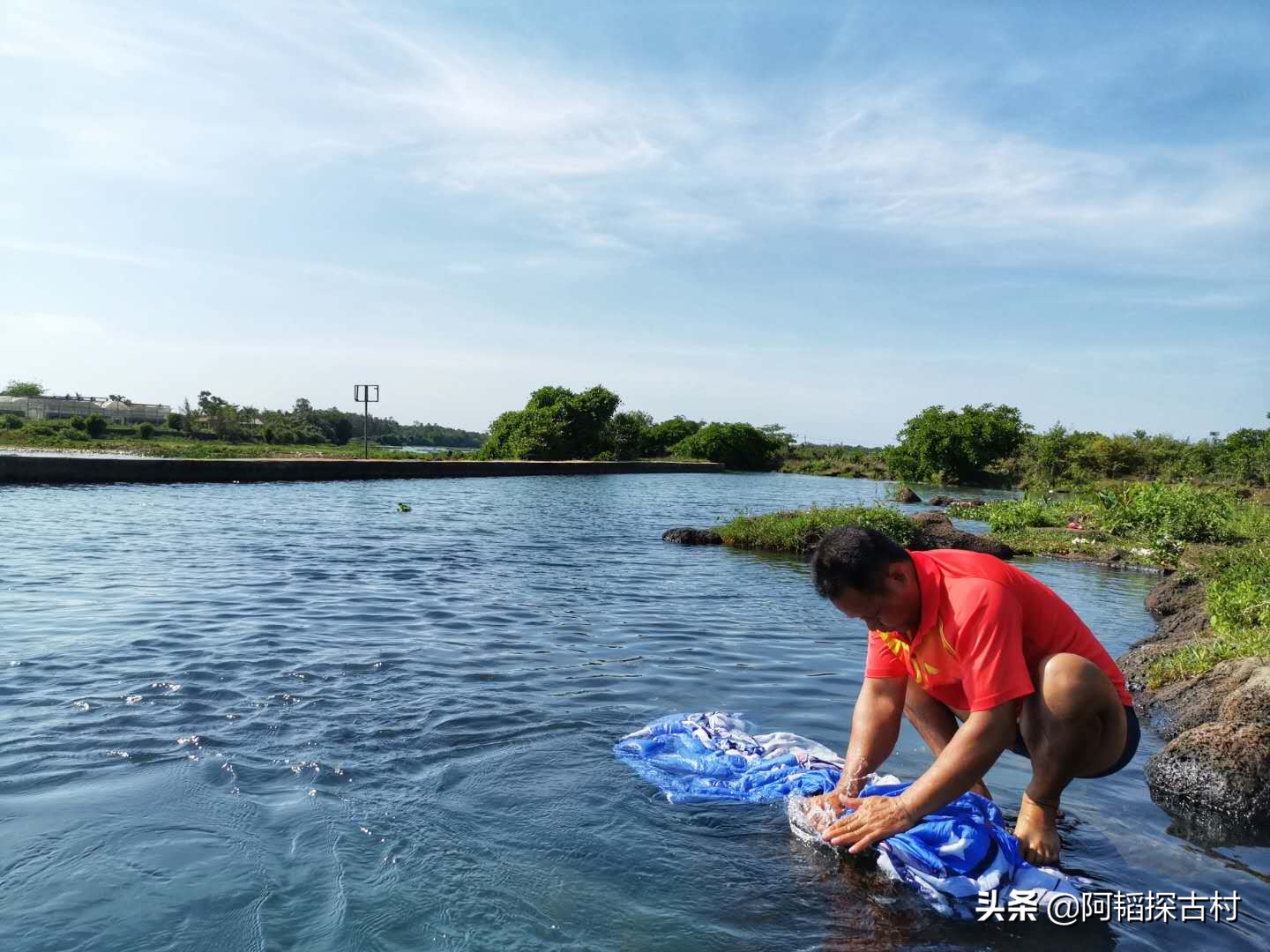 天然泉水石缝,大自然冷泉
