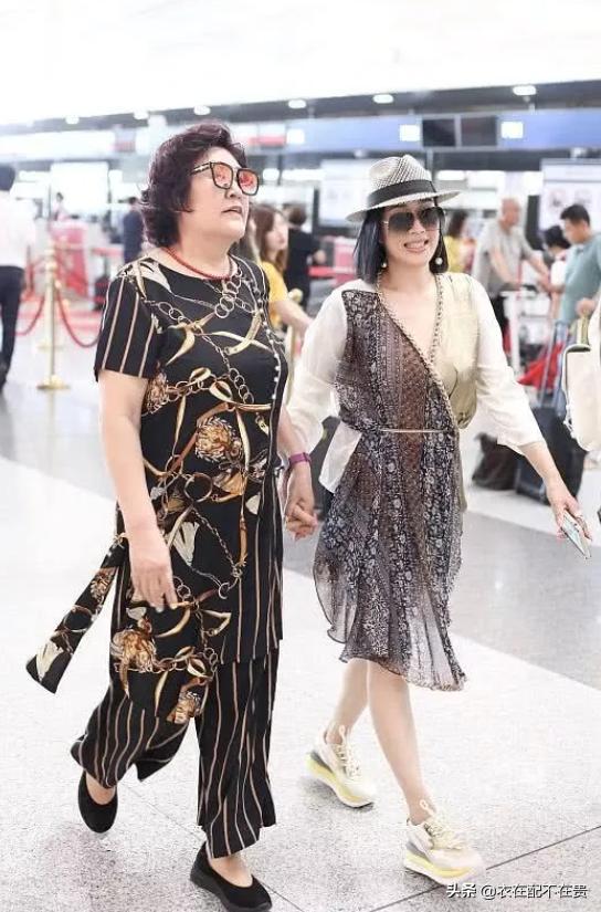 刘雯倪妮穿衣风格,今年很火的叠穿法
