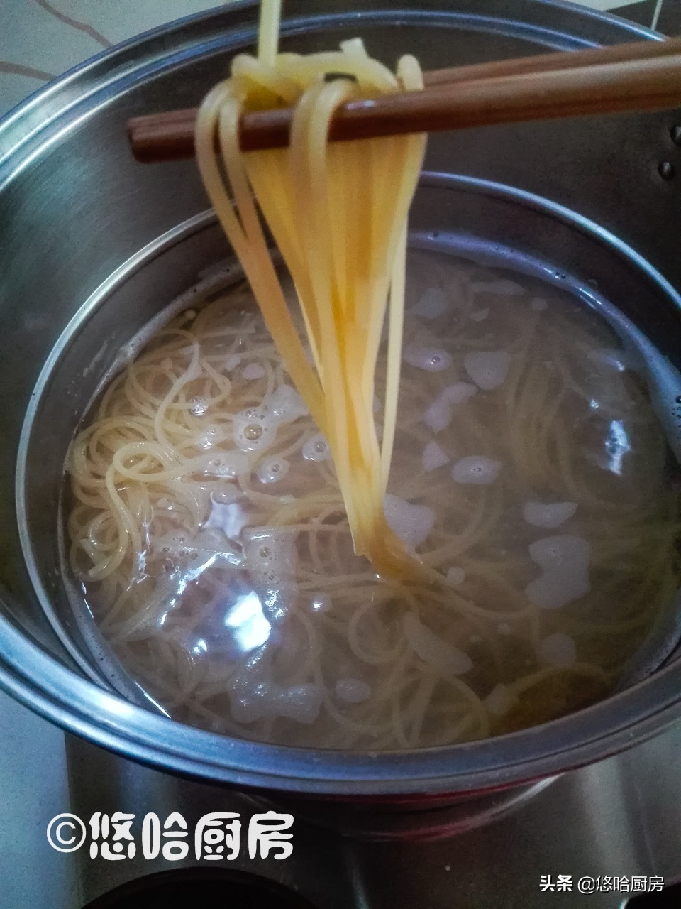 这碗面,用料简单,却香味扑鼻,十分钟搞定的小幸福