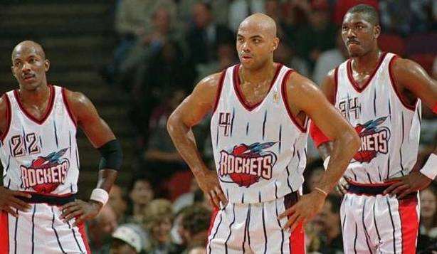 公牛王朝最惧怕的中锋奥拉朱旺,公牛队史最强中锋