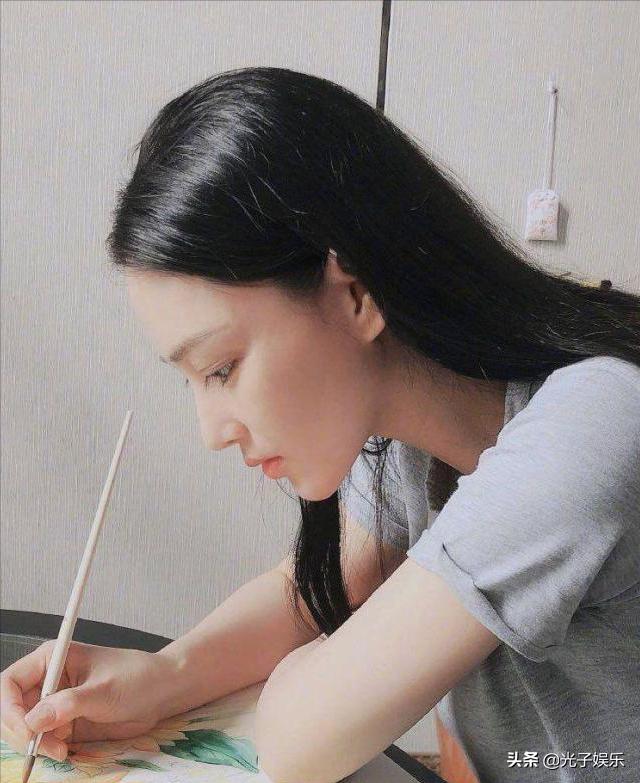 张馨予回苏州,张馨予横店探班