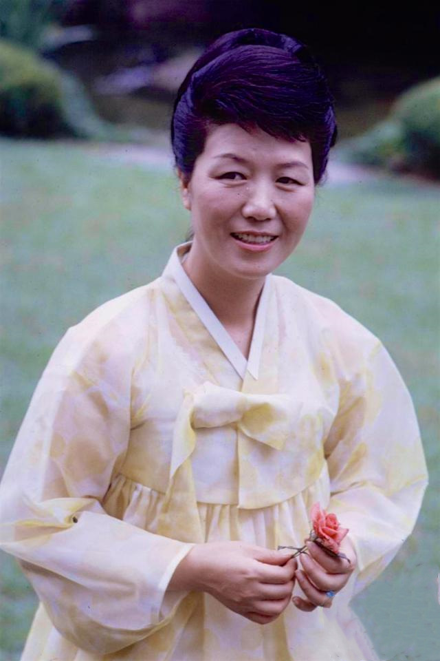 朴正熙妻子是谁,朴正熙朴槿惠关系