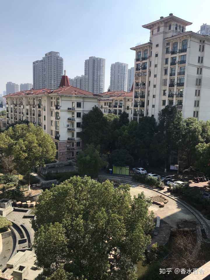 买了高层的人怎么样了,买了顶楼的房子后悔了吗