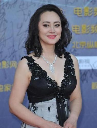 6对撞名女星，同名不同命，有人处成姐妹，有人无辜受牵连