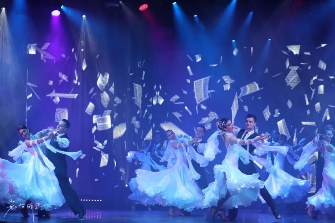 带着父母坐游轮到日本旅游,搭上邮轮去带着全家去旅行