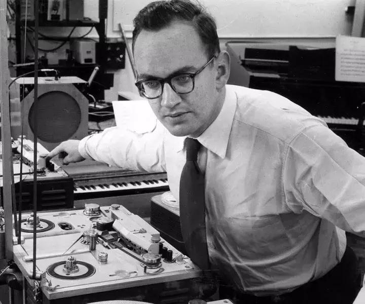 这个富二代泡妞打架半辈子，拿下诺贝尔奖却只用了一年的时间