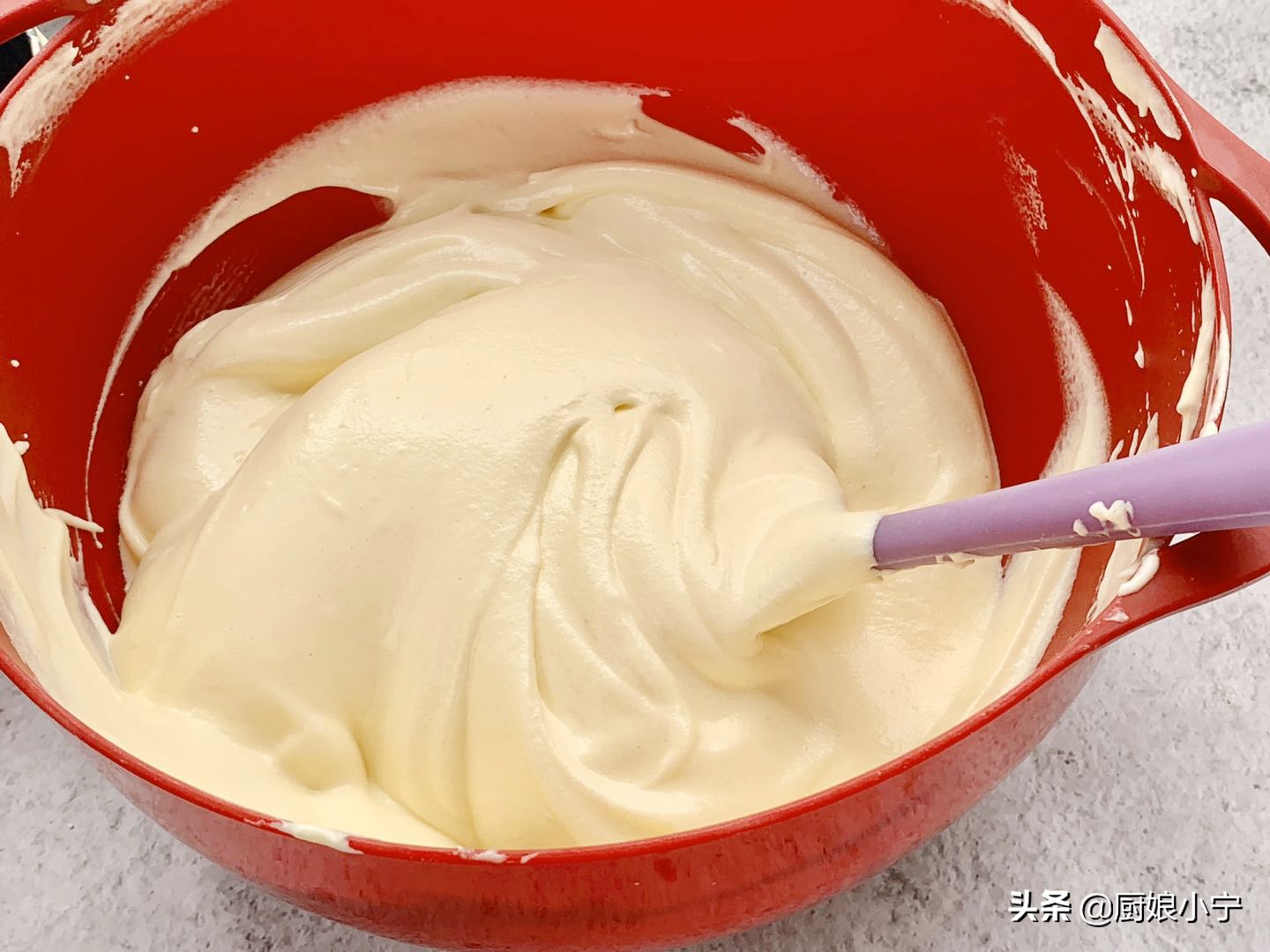 戚风蛋糕怎样做不开裂不塌陷,戚风蛋糕倒扣教学