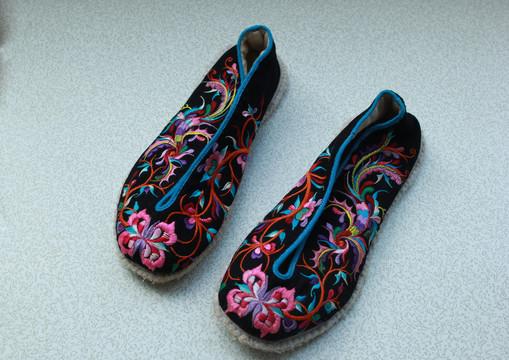 绣花鞋千层底,千层底绣花鞋纯手工