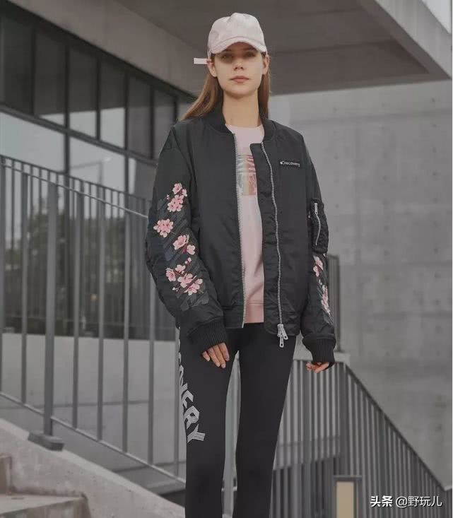 春夏新款速来围观,潮流穿搭2022春夏新品持续更新中