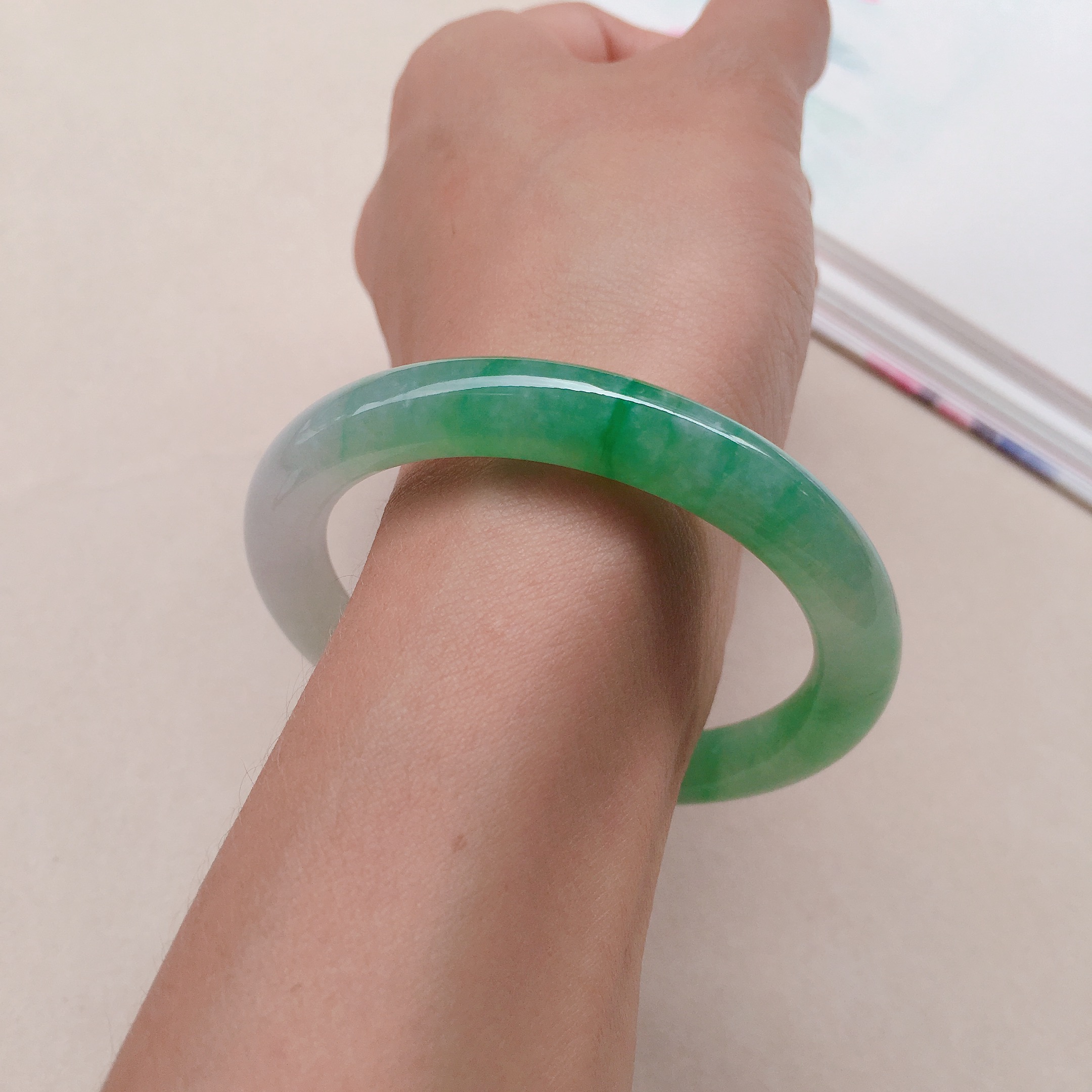 2万元左右的翡翠手镯长什么样儿,2万左右翡翠手镯视频