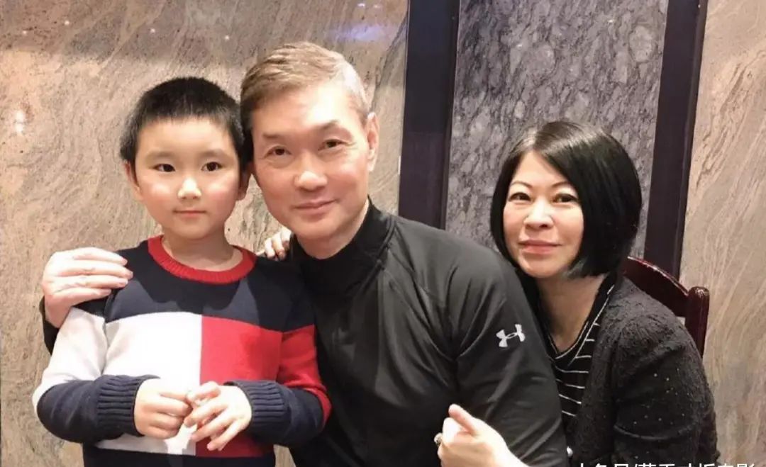 香港十大武打明星李小龙,香港武打明星成龙李连杰甄子丹