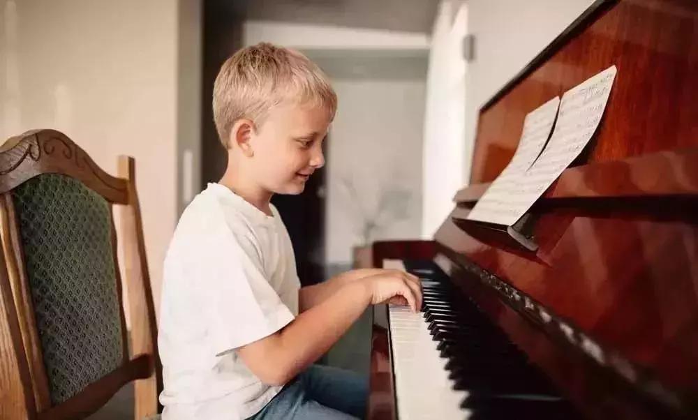 一位资深钢琴老师眼中的四个学琴步骤，学钢琴人必看！