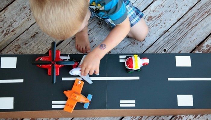 用迷你塑料盒子做小玩具,用保鲜袋做好玩又简单的玩具