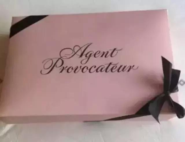 从明星到阔太李嘉欣奋斗了20年,豪门阔太李嘉欣复出捞金