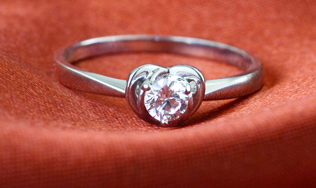 情人节送女朋友黄金字母戒指推荐,圣诞节送女朋友金戒指推荐