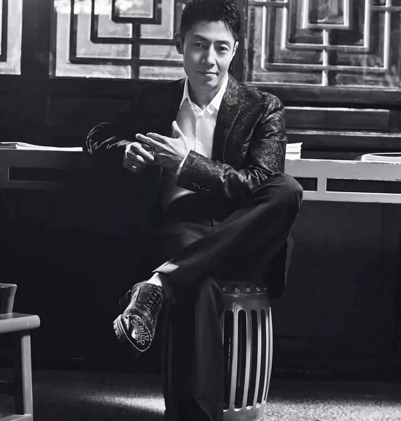 曾被章子怡母亲嫌穷,章子怡生的是龙凤胎吗