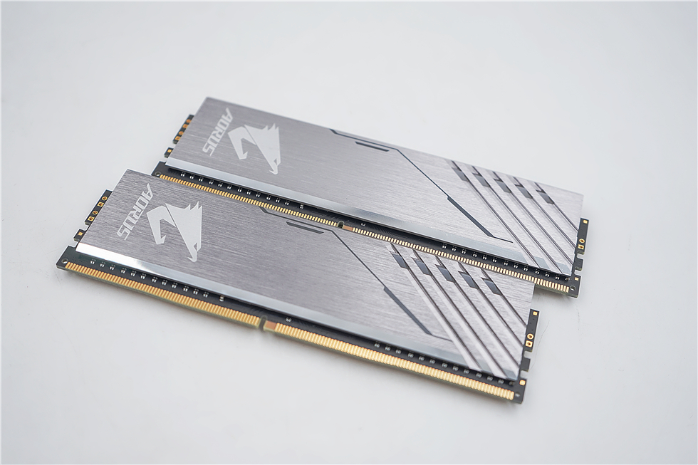 追风者217xe可以装几个硬盘,追风者pk217xe风道解析