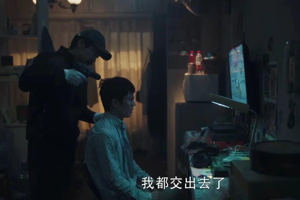 《扫黑风暴》泄漏了,网友宁愿买盗版,盗版网站是如何盈利的?