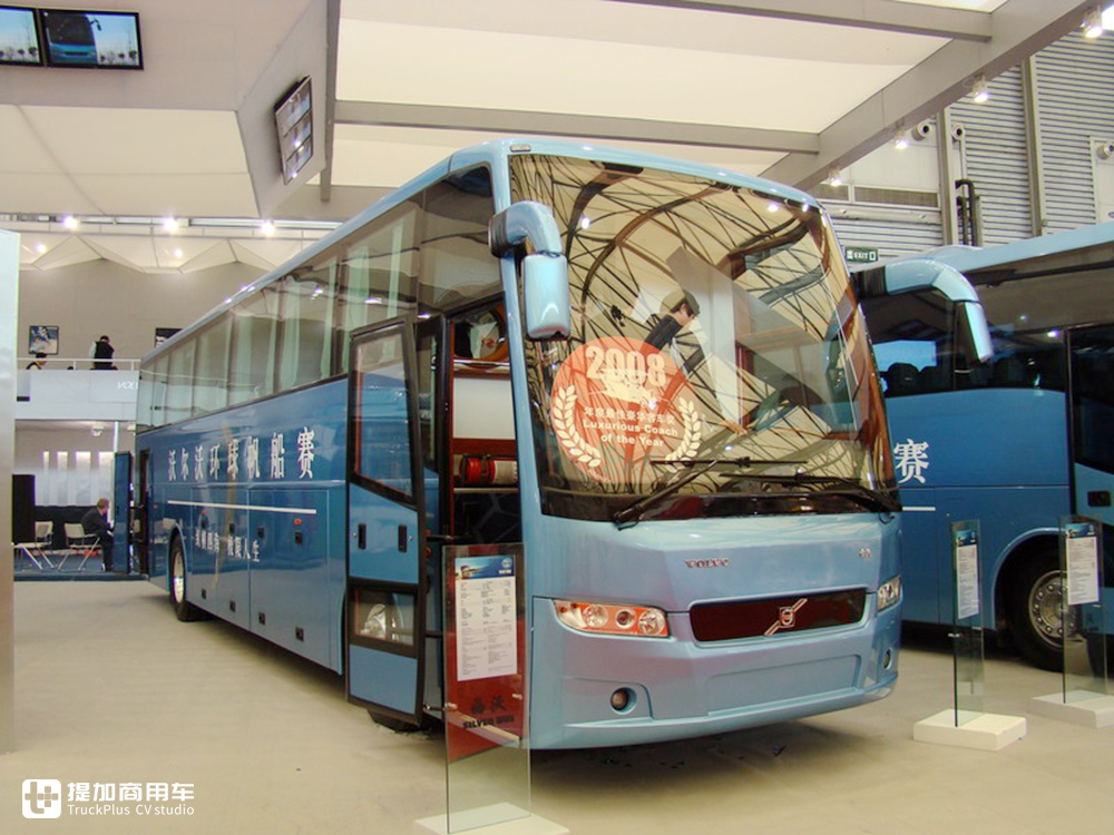 最经典最豪华的大巴车多少钱,当年的豪华大巴