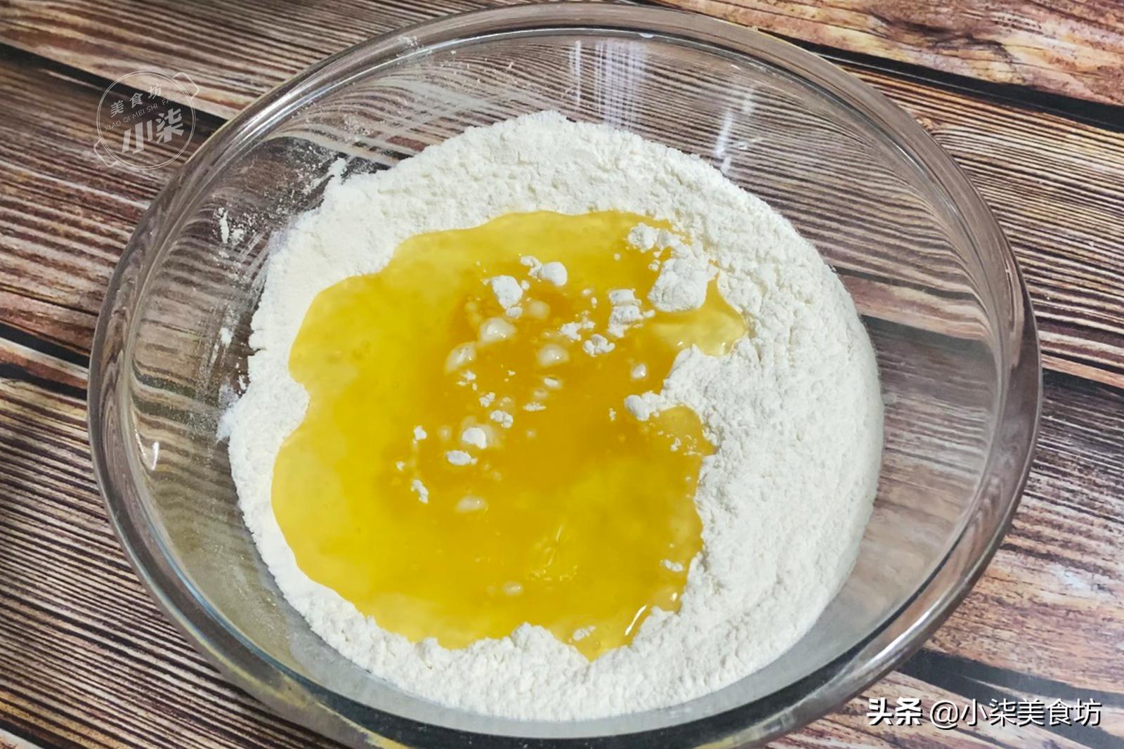 用绿豆做小饼家常配菜的做法,外皮酥软香甜绿豆小饼