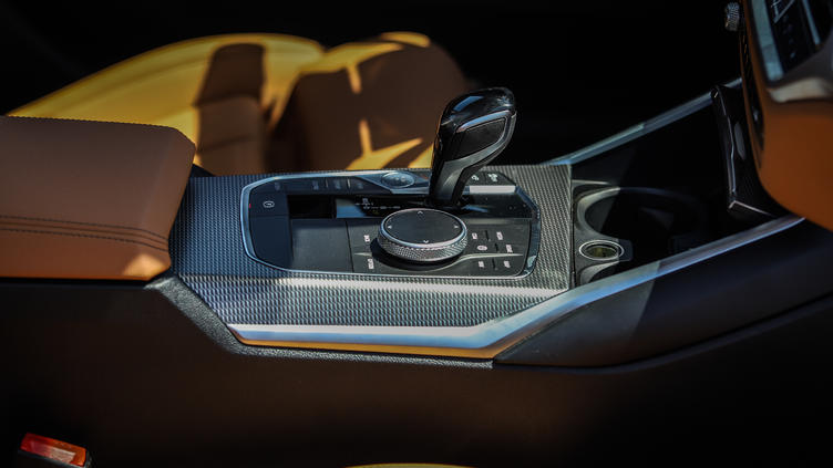 宝马轻量化做得最好的一款车,21款全新宝马3系测试