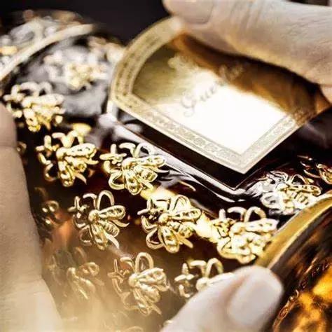 娇兰香水是香水界的扛把子吗,娇兰香水为什么最好用了