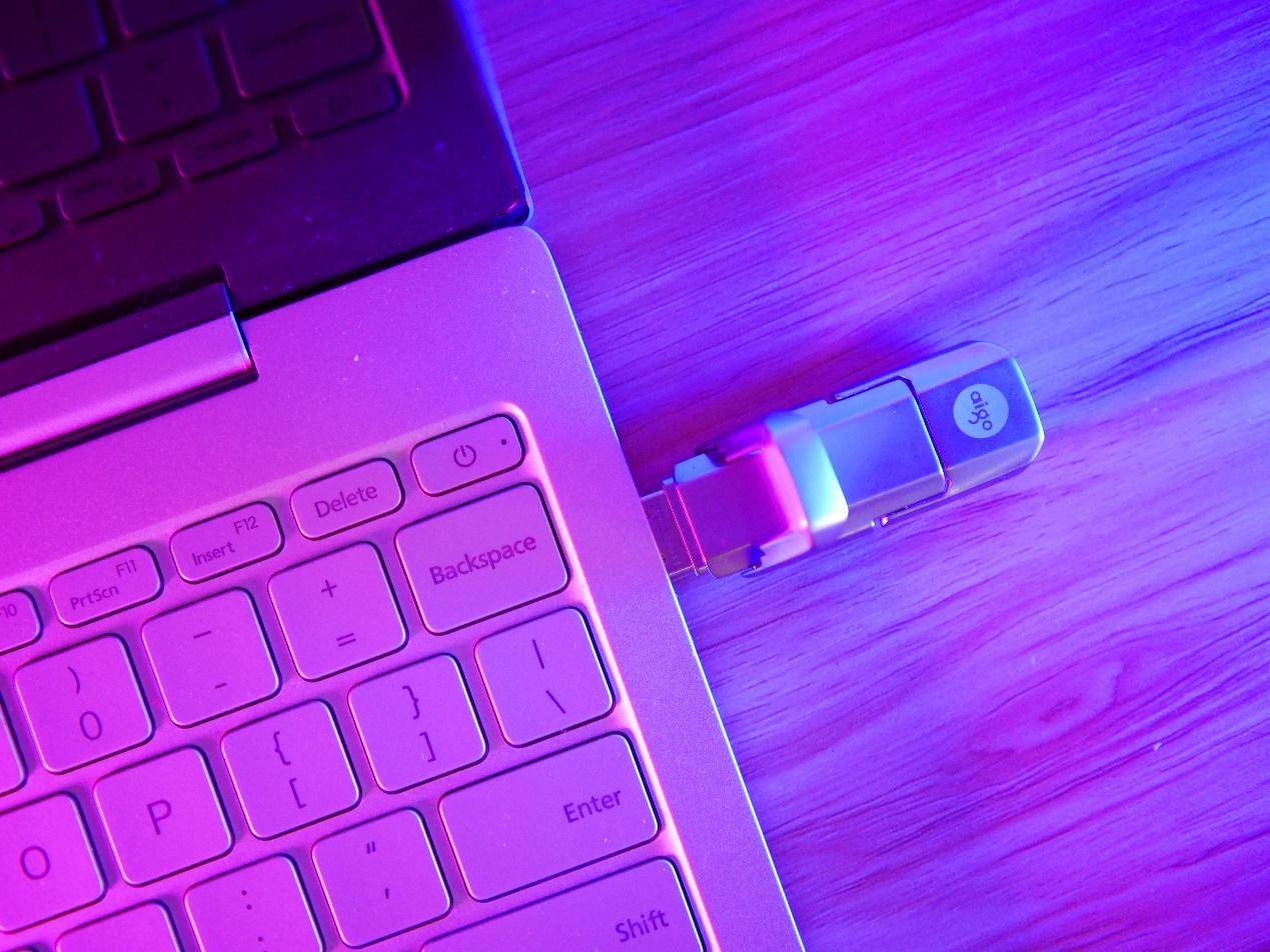 打破手机与电脑存储屏障?520MB/s的传输速度办公娱乐两相宜