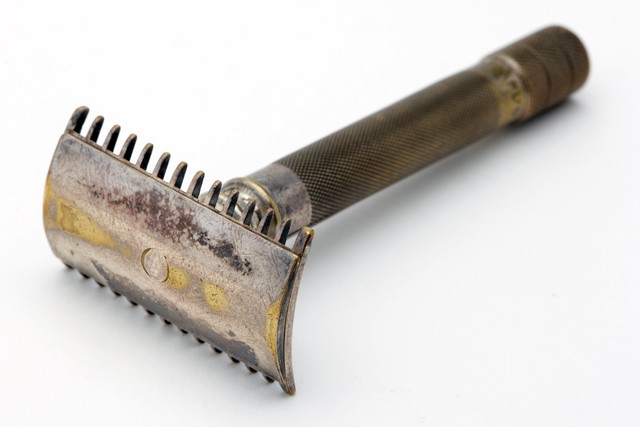 男士剃须三个阶段,男人剃须历史