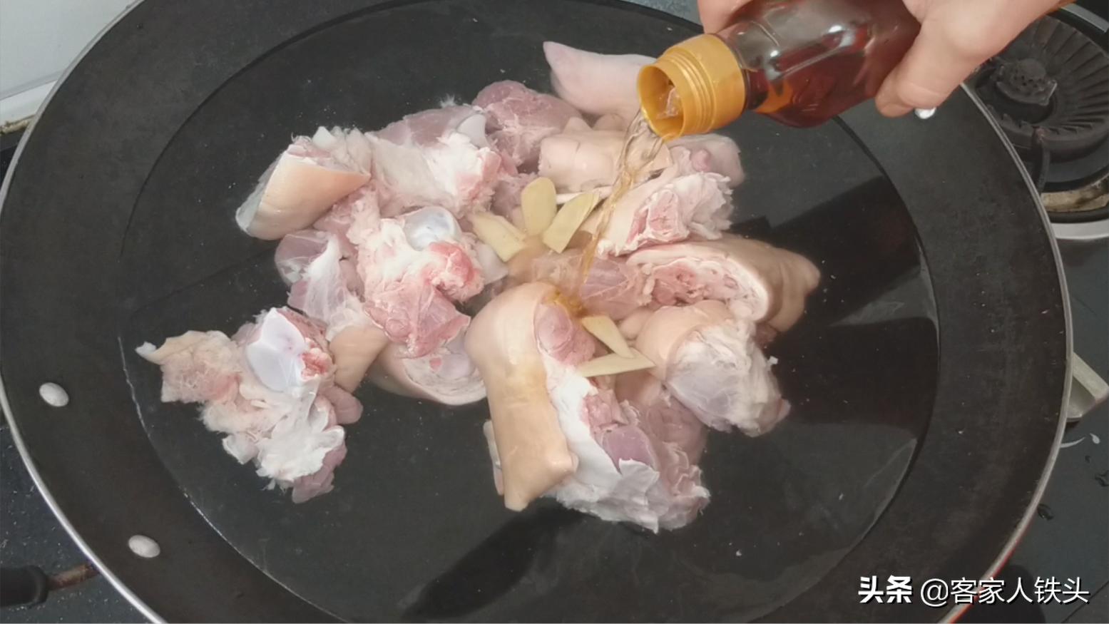 猪脚怎么做才软入味好吃,猪脚怎么做软烂吃起来不腻