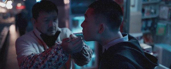 哭晕在影院!没明星没流量的“三无电影”,凭什么封神?