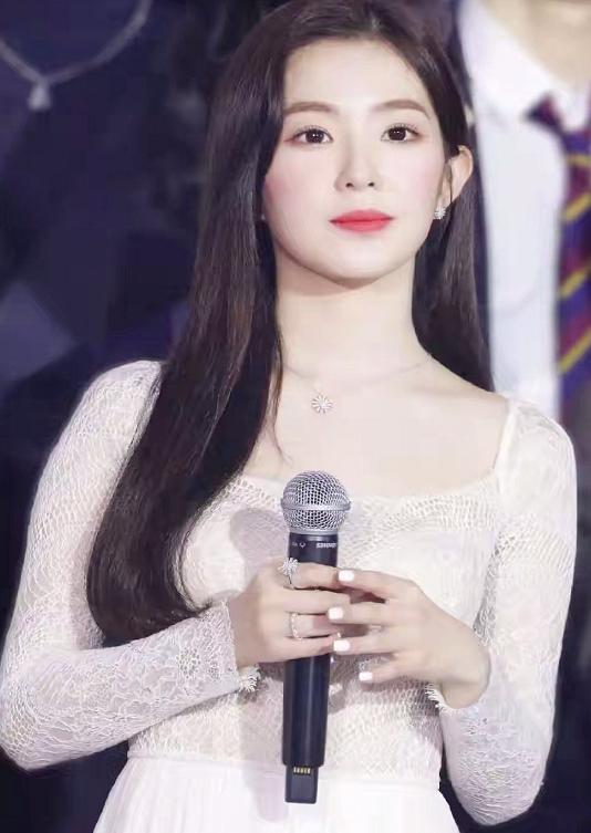 蕾丝的衣服不能随便穿,明明很贵却穿出廉价,周涛都被“坑”了