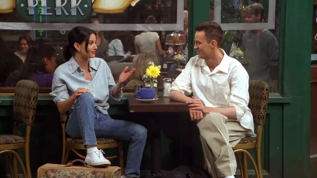 做了一切情侣做的事,但她说我们只是室友