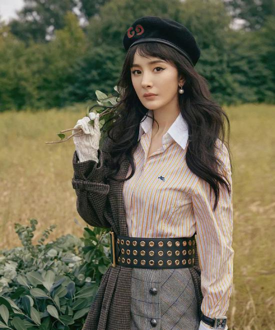 杨幂王一博帽子,杨幂肖战王一博同框