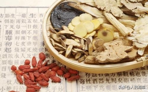 军医马群,子承父业的医生