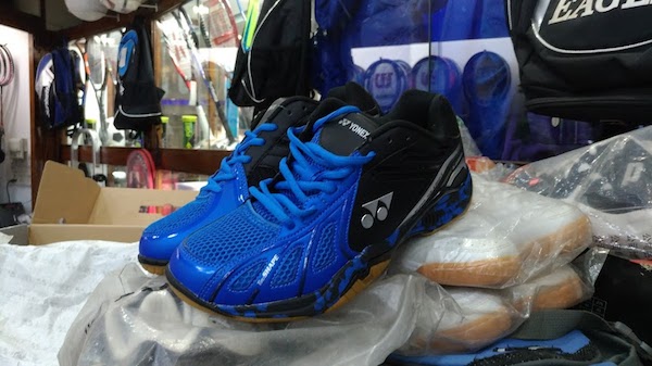 探秘尼泊尔羽球:国家队午餐吃方便面川崎球拍最畅销