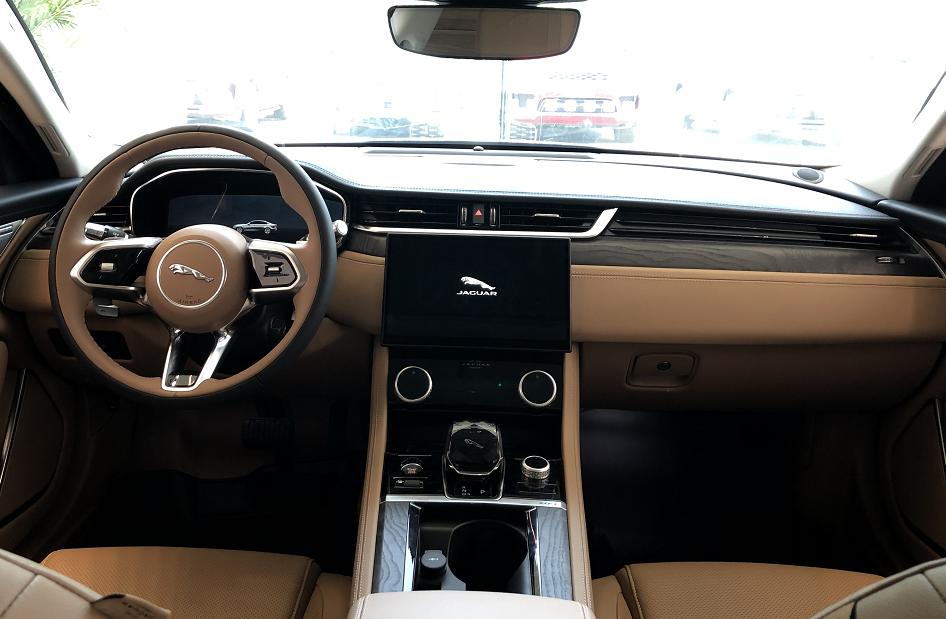 谁说捷豹不如BBA?试驾新款捷豹XFL:隔音夸张,底盘质感棒