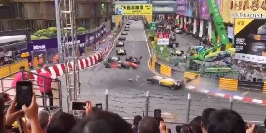 这里是街道飙车的天堂，要想当车神先得过这一关