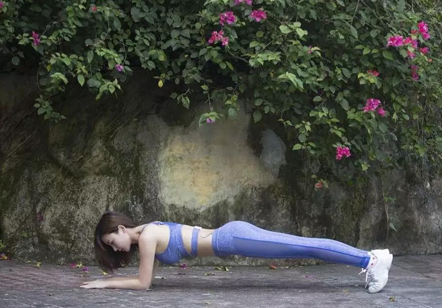 平板支撑是瘦肚子还是练腹肌,怎样正确做平板支撑练出腹肌