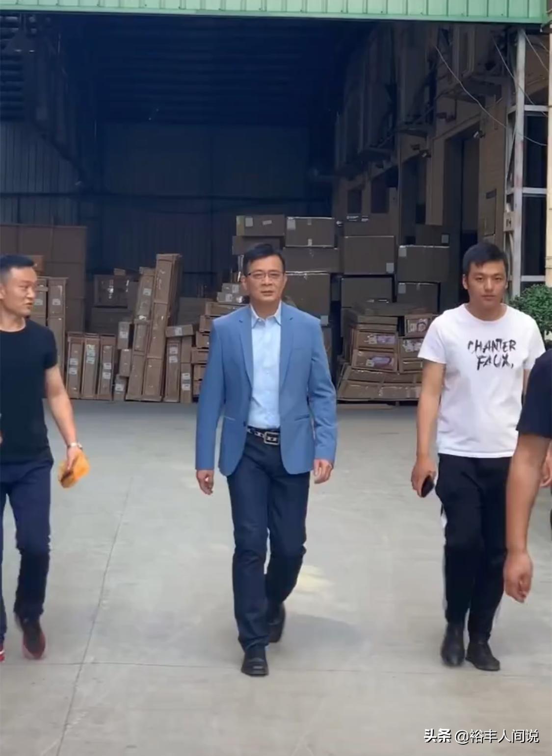 黄日华版乔峰父子最后一次见面,黄日华和乔峰再聚首