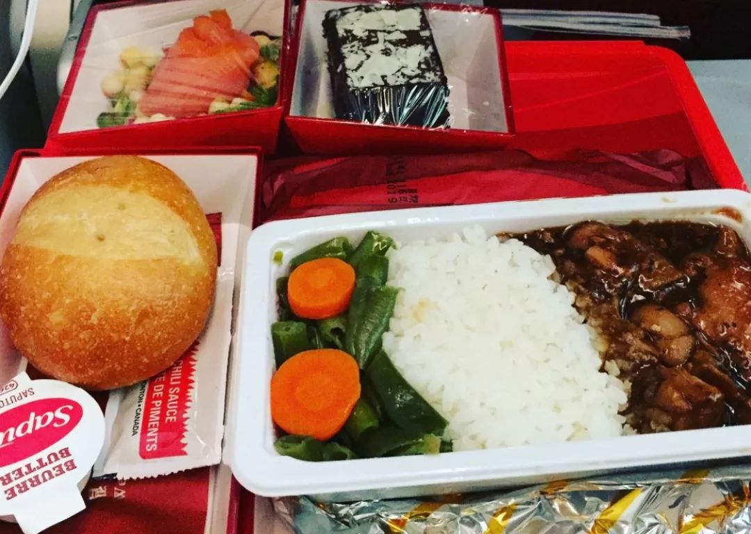 川航飞机餐真的那么好吗,川航飞机餐最火的视频