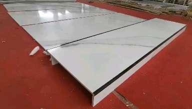 金属线造型电视背景墙,隐形门背景墙加金属线效果