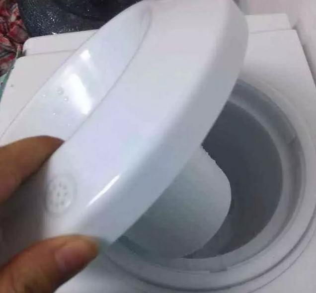 饮水机不清洗长期喝对身体的危害,饮水机经常开着对饮水机伤害大吗