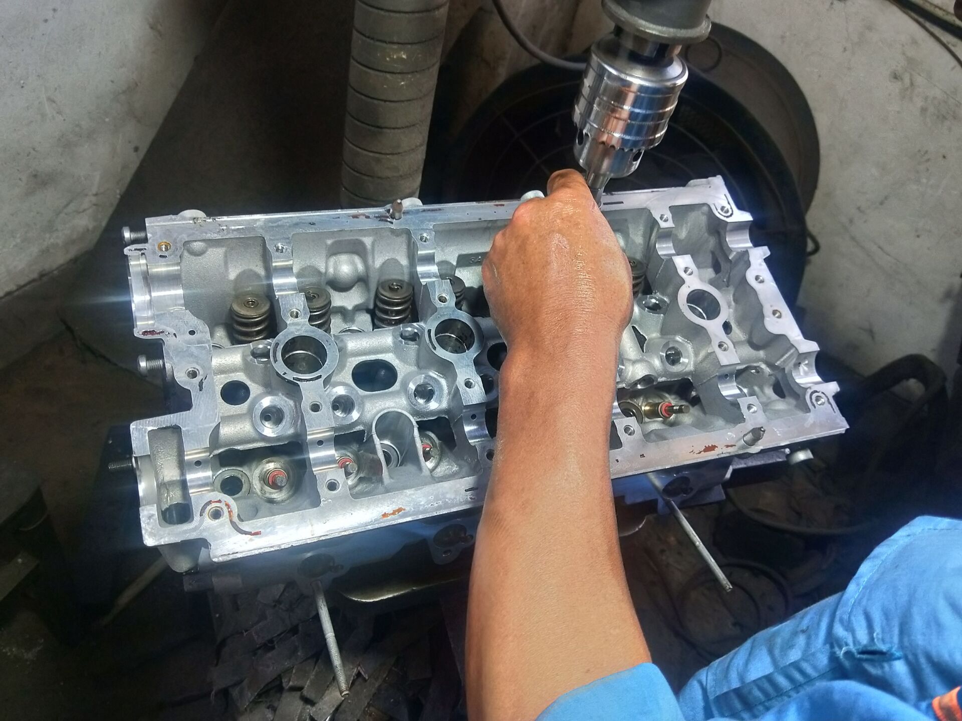 宁波车友奥迪,宁波哪家店专业维修奥迪烧机油