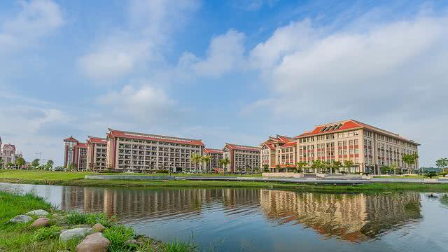 广西沿海最美大学,北部湾大学在广西最新排名