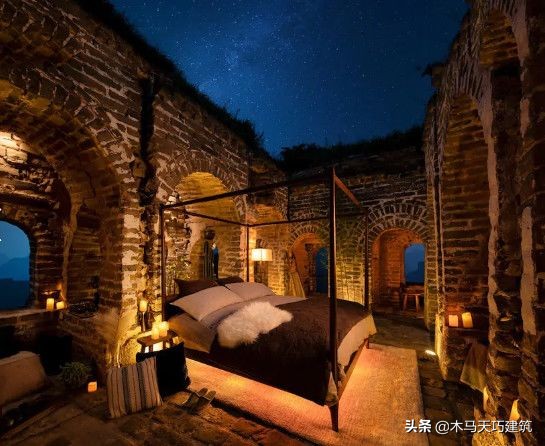 设计一个具有地域文化特色的酒店,10间小型酒店设计